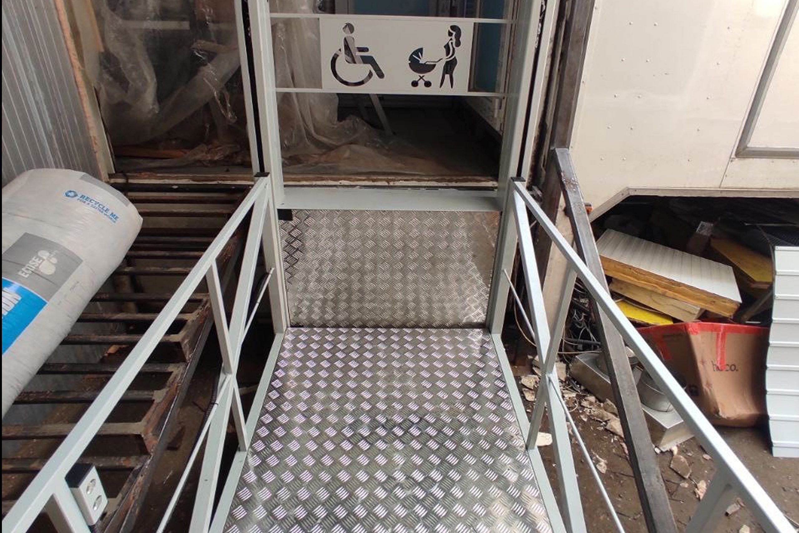 Похилий підйомник для будинку та громадських місць | ГРАНДМЕТАЛ-СЕРВІС